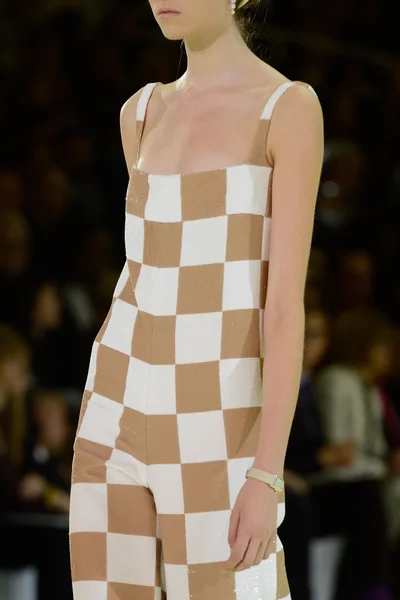 Look 99